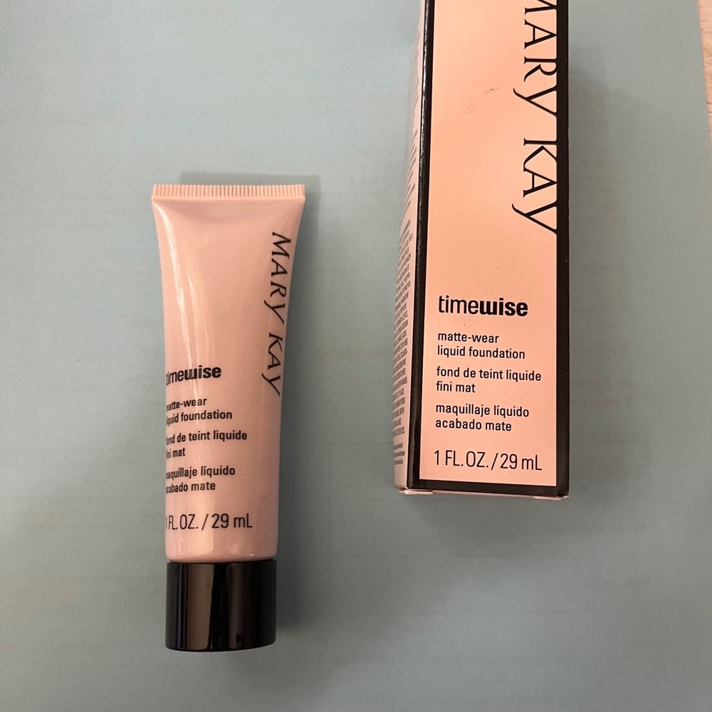 Mary Kay Timewise Luminous Wear Liquid Foundation - IVORY 3